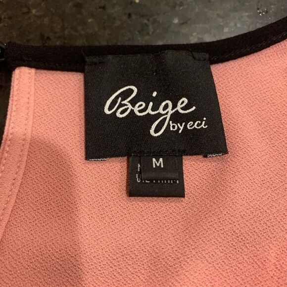 Beige by eci Pink Black Trim Flowy Peplum Ruffle Blouse Top Medium Workwear - Picture 4 of 5